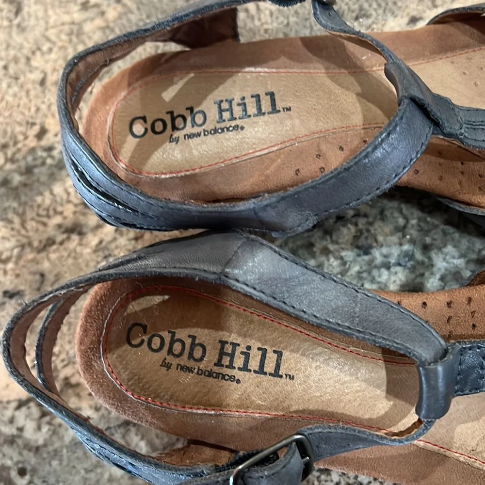 Cobb Hill by New Balance Gray Leather T-Strap Block Heel Sandals